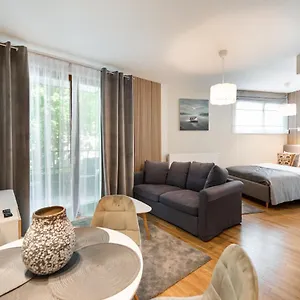 Aleja Solidarnosci Modern Apartment Warsaw
